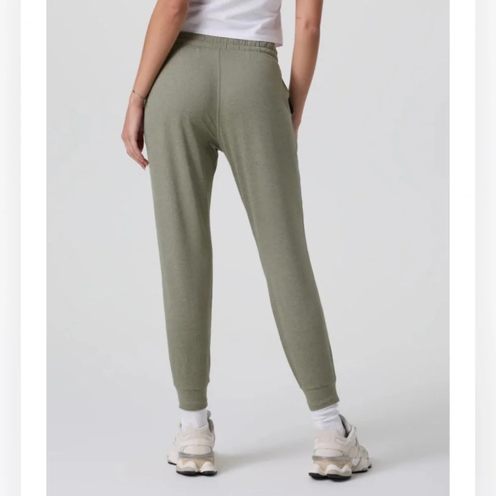 Women's Vuori Laurel Heather Joggers - Picture 2 of 6